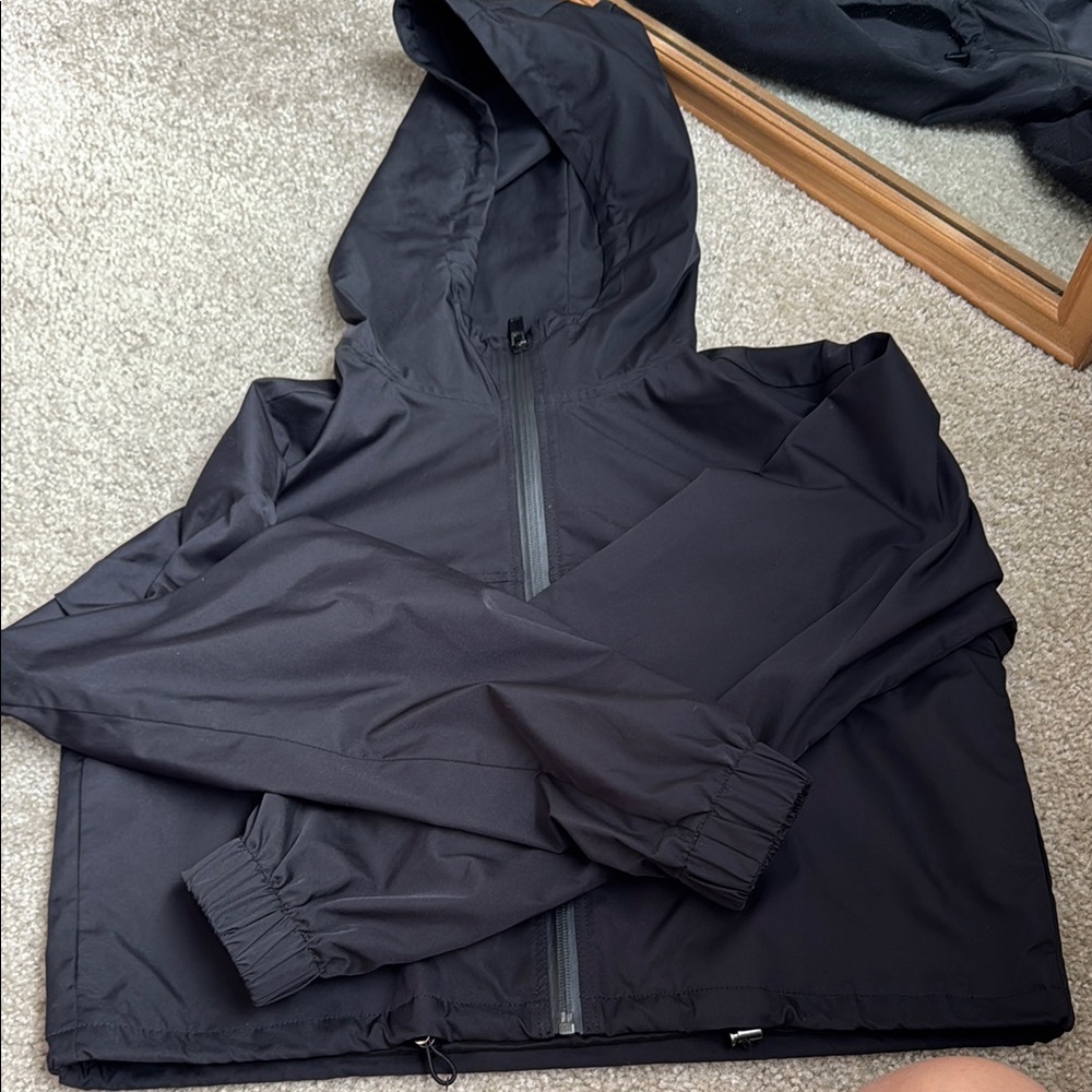 Aritzia the group babaton cropped black zip up